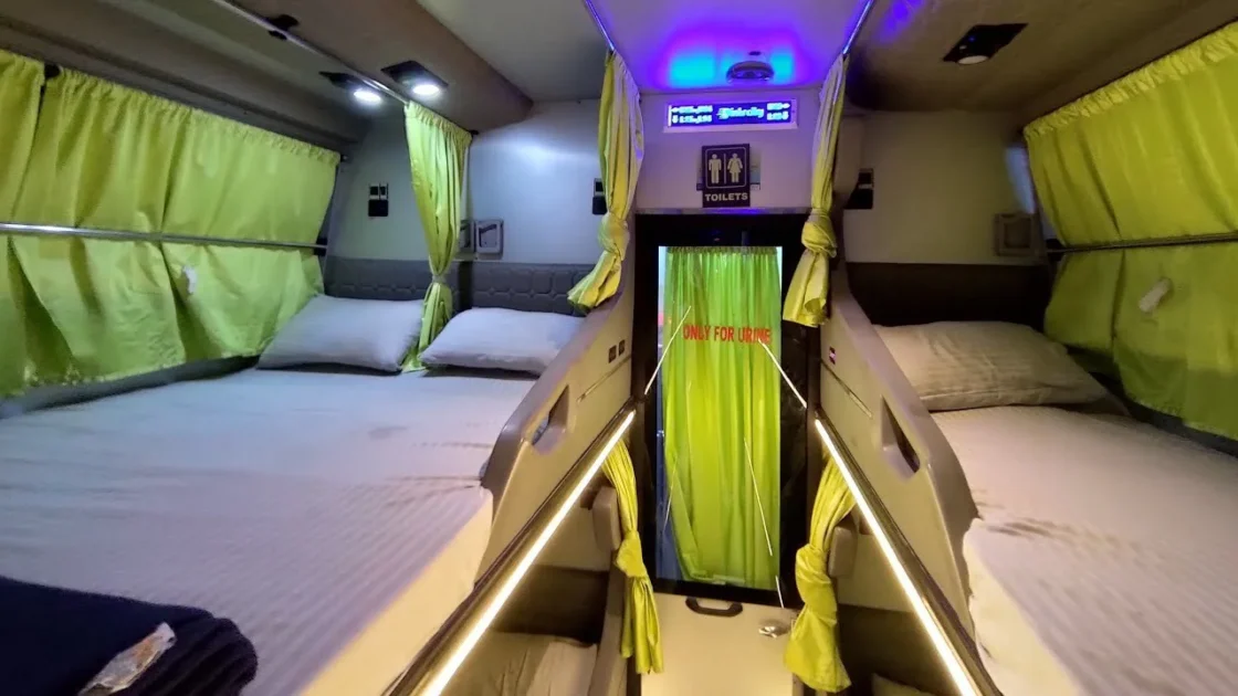 luxury-sleeper-bus-802951263-slfquptj